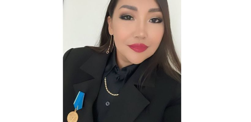 Якутский экстрасенс обратилась к скептикам, удивившимся  награждению медалью: "Я cоздаю, а вы просто существуете! Можете лаять дальше!"