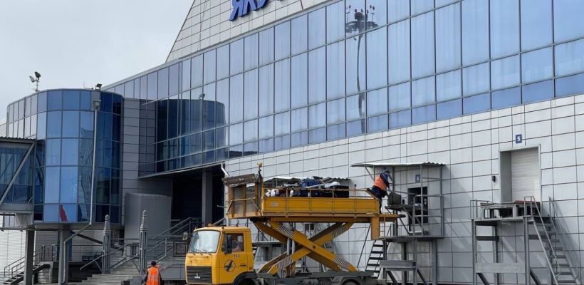 Авиакомпания «Якутия» без предупреждения сняла багаж пассажиров рейса Якутск — Чокурдах. Перевозчик объяснил это ухудшением погоды