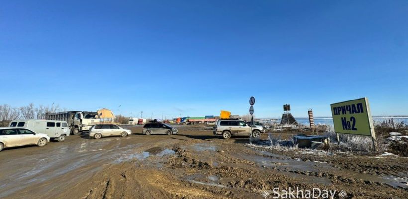 Оплату на берегу убрали, паромы будут ходить до конца октября, цена на туалет нормальная. Гендиректор «Паромов Якутии» — о последних днях навигации