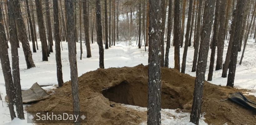 «Поглумились над мертвыми»: В Якутске ритуальщики закопали мусор на кладбище Птицефабрики
