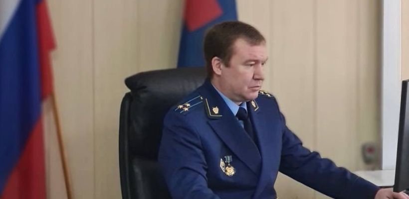 В Нерюнгри житель Ставрополья пытался дать взятку местному сотруднику ФСБ