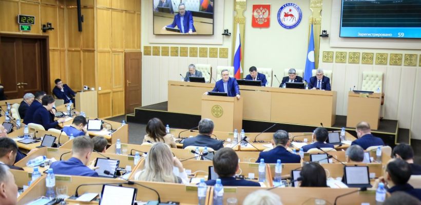 В Якутии правительство намекнуло на корыстный интерес Виктора Федорова. Депутат предлагает контролировать госкомпании