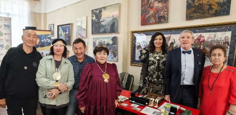 В Москве выбрали руководство якутского отделения народных целителей, среди которых затесался таро-экстрасенс