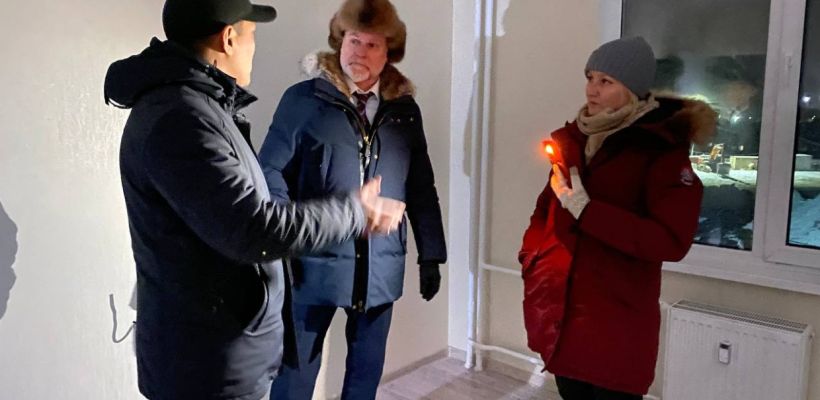 Председатель Правительства РС(Я) и заместитель прокурора Якутии проверили мкр. Звездный