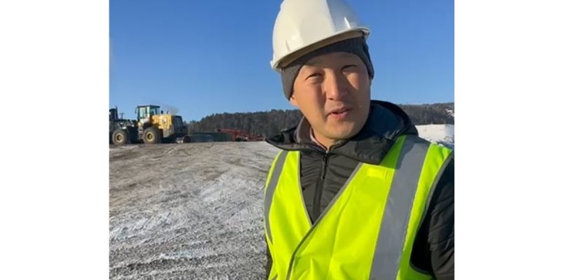 Директор ГКУ "Ленский мост" объяснил, почему со стороны кажется, что работы не ведутся, и сваи не видны