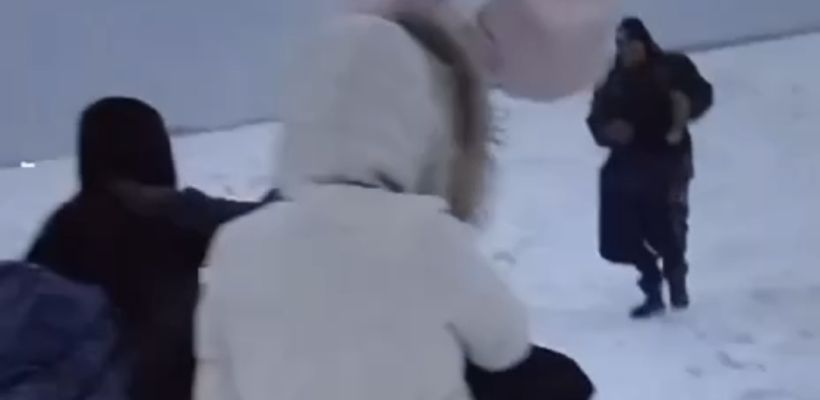 Перевозчик Борис Строев о пешей переправе женщины с новорожденным через Лену: «Это провокация от таксистов!»