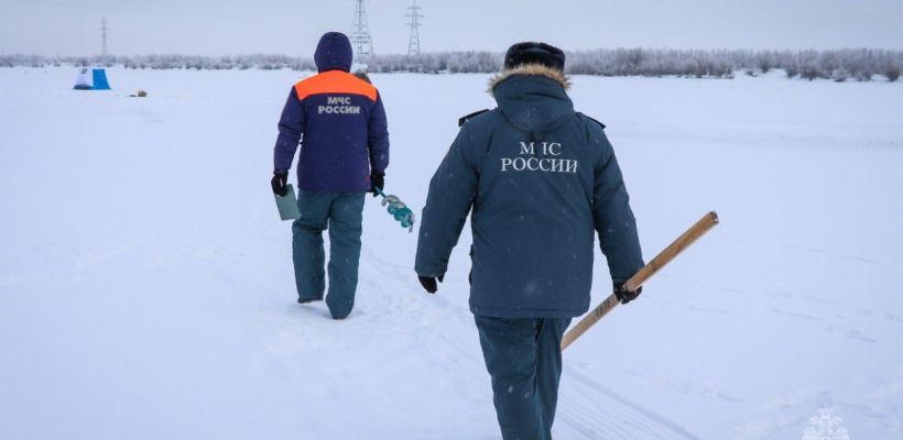 В Якутске ищут водителей-нарушителей, выехавших на лед реки Лена