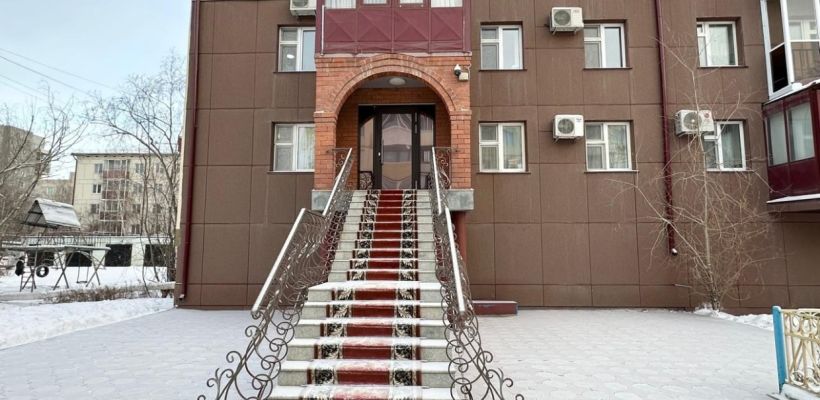 Фотофакт: Фигурант уголовного дела о мошенничестве Сос Варжапетян был отмечен многочисленными грамотами