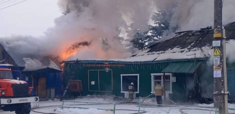 Власти Усть-Майского улуса намерены восстановить работу пекарни после пожара. В день она выпускала 600 буханок хлеба