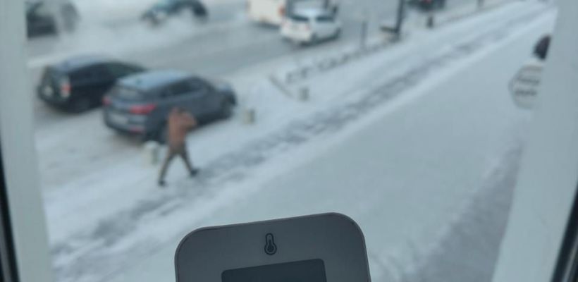 «Вынуждены ходить в доме в утепленной в три слоя одежде»