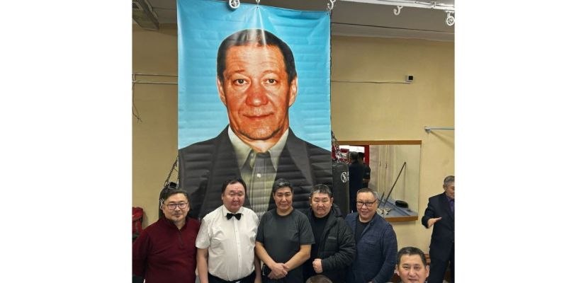 В Якутске проходит первенство памяти тренера Евгения Фомина. Его воспитанники ищут родных тренера
