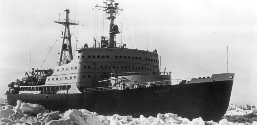 Новый ледокол «Якутия» начал ходовые испытания в День атомного ледокольного флота России