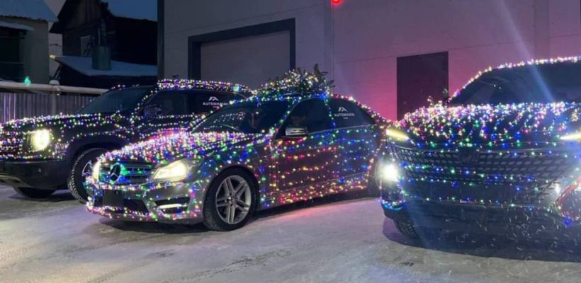 В Якутске Mercedes-Benz столкнулся с автомобилем китайского производства. Машины участвовали в праздничном заезде