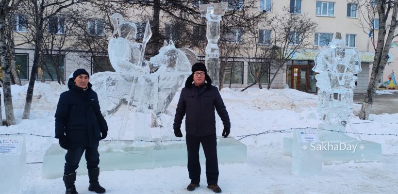 Иван Боппосов завоевал серебро конкурса ледовых скульптур в Магадане: «Еду домой доканчивать Змею из балбаха!»