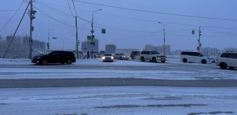 В Якутске владелица авто намерена доказать, что ДТП произошло из-за колеи на асфальте