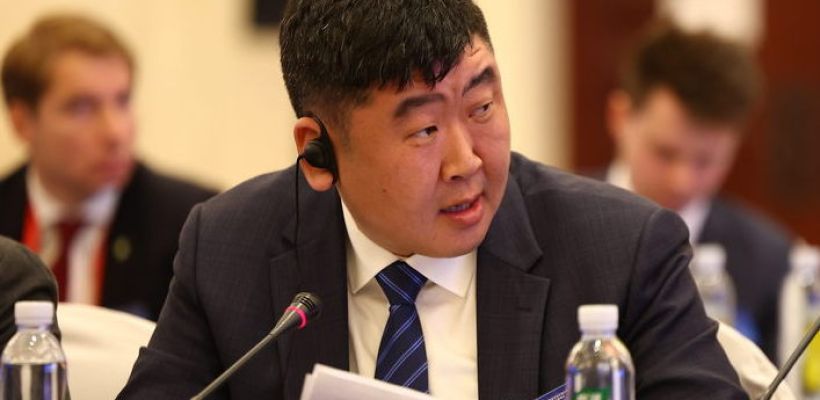 Заместитель генерального директора АО «АК «ЖДЯ» выступил на форуме «Золотой век Якутии»