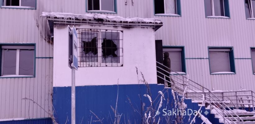 В Якутске произошел пожар в изоляторе для военнослужащих. Пять человек погибли, 7 пострадавших