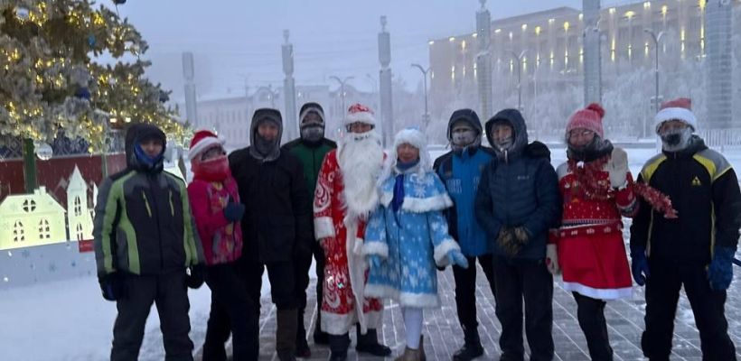 В забеге 31 декабря в Якутске приняли участие 20 бегунов и 1 собака