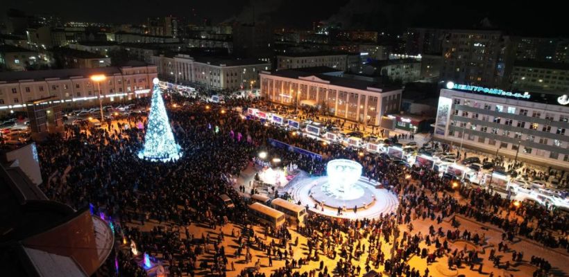 В Якутске зажжения елок собрали множество горожан и гостей