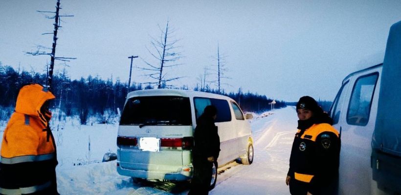 В Намском улусе эвакуировали рыбаков