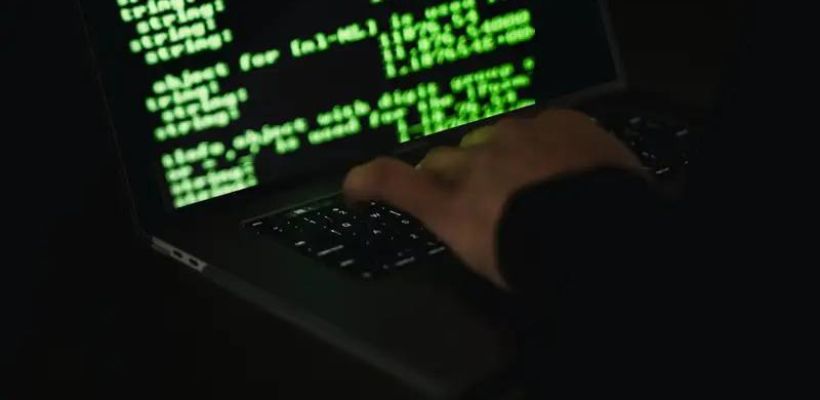 За выходные якутяне отправили мошенникам свыше 15 600 000 рублей