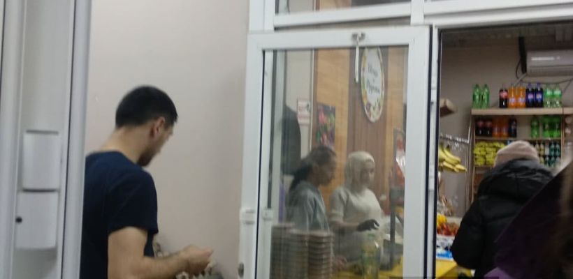 Почему яйца Якутской птицефабрики продают торговцы фруктами? Горожане подозревают сговор продавцов