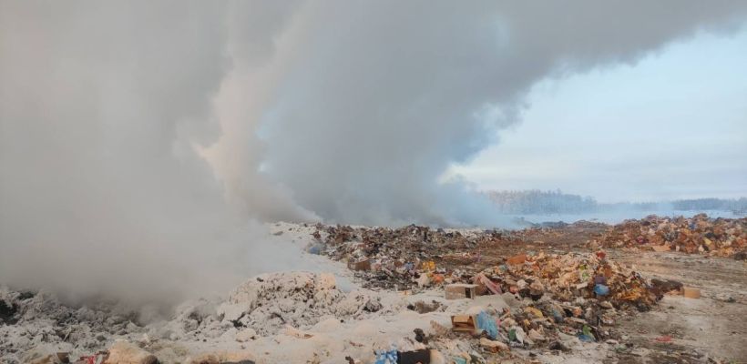 Жители села Намцы добиваются переноса постоянно горящей свалки