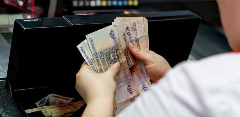 В Якутске  сотрудница магазина присваивала выручку