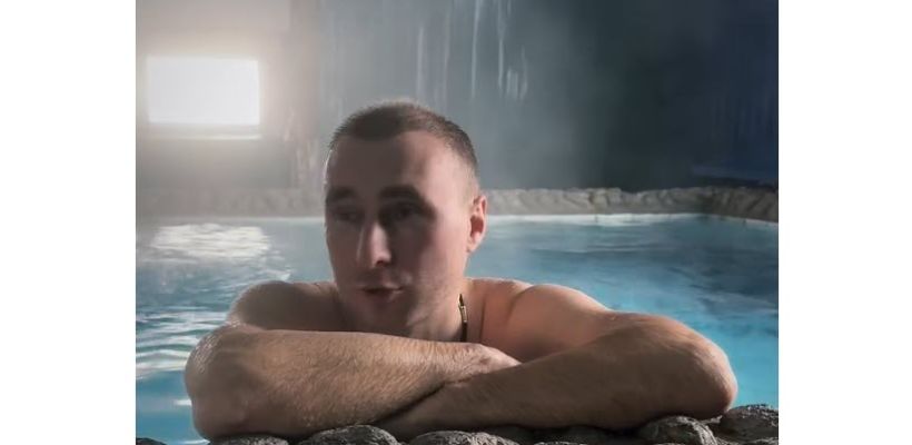 В турбазе "Нахот" удивились заявлению замерзшего в горячем источнике блогера Булычева: "Блогер врет! У нас тепло"