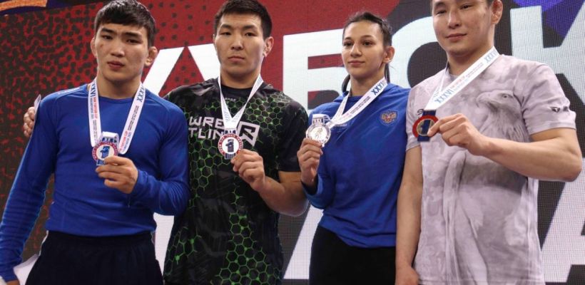 Якутские борцы завоевали две серебряные и две бронзовые медали на Кубке Ивана Ярыгина