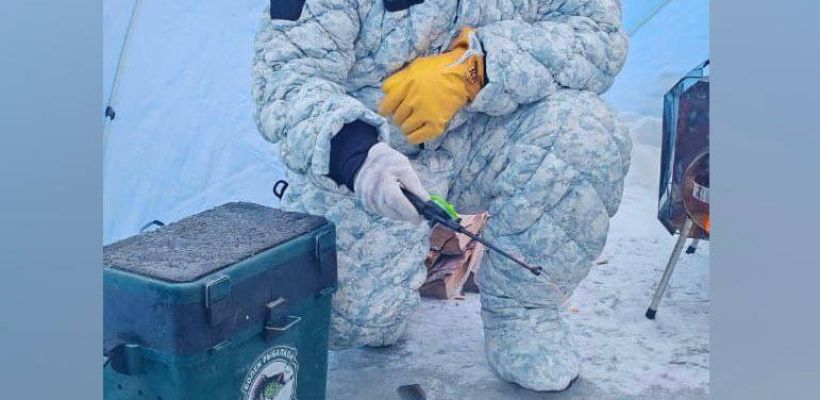 Фотофакт: Айсен Николаев, несмотря на 50-градусные морозы, съездил на рыбалку