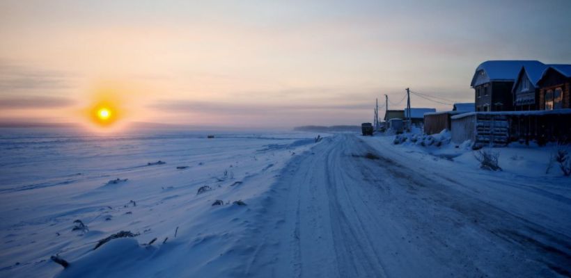 "Заправки не работают, в магазинах требуют "наличку". Жители Среднеколымска жалуются на отсутствие связи