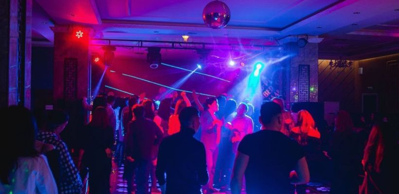 Китайский клуб-ресторан «Number Оne» оштрафовали за "голую вечеринку"