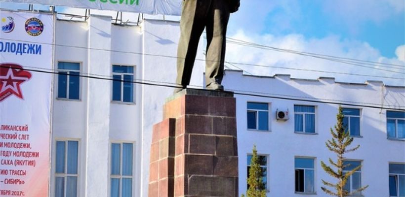 "Можно хайпануть и по-барски окрикнуть из столицы". Зампред правительства Якутии Георгий Степанов о переименовании части площади и "наезде" Зюганова