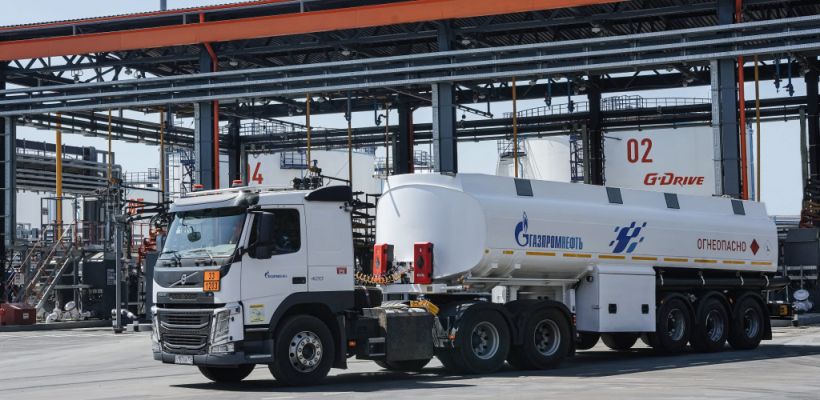 «Газпром нефть» нарастила поставки моторного топлива для северных регионов России