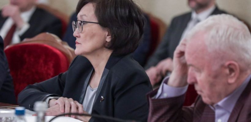 Сардана Авксентьева предложила ввести четырехдневную рабочую неделю для повышения рождаемости