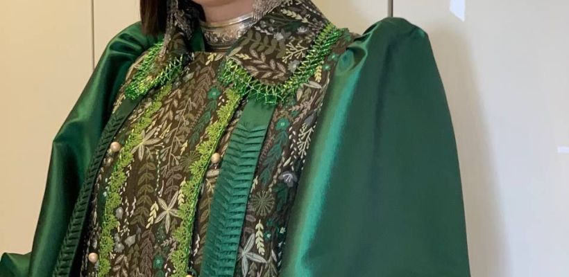 Фотофакт: Якутский дизайнер Лев Колесов создал костюм «Бэс ыйа»  за 100 часов