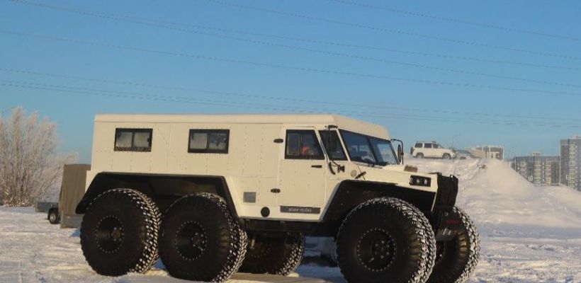 В окрестностях Якутска просят помощи двое мужчин