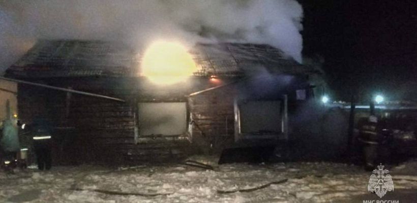 Устанавливается причина пожара в Сырдахе с двумя погибшими