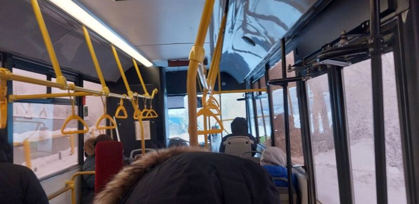 Якутяне в соцсетях заступились за водителя автобуса, который не смог разменять пять тысяч рублей