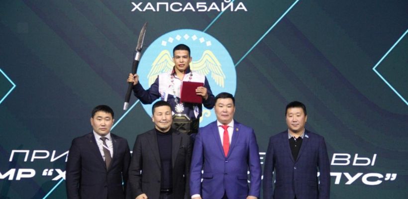 Хапсаҕай под натиском гостей: местные борцы уступили абсолютку