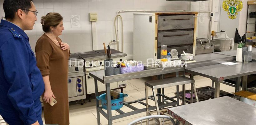 В школе Якутска нашли тараканов: прокуратура возбудила дело