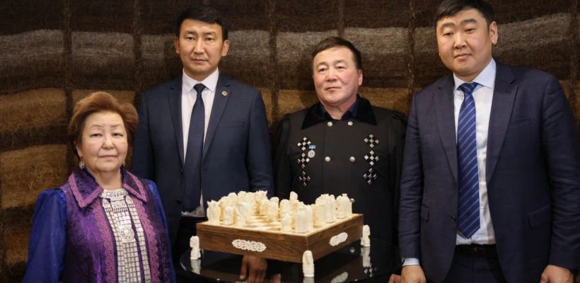 В Якутии презентовали шахматы по мотивам Олонхо