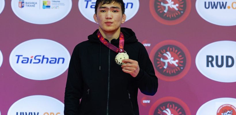 Якутский борец Лев Павлов посвятил победу на первенстве Европы U-23 Бувайсару Сайтиеву