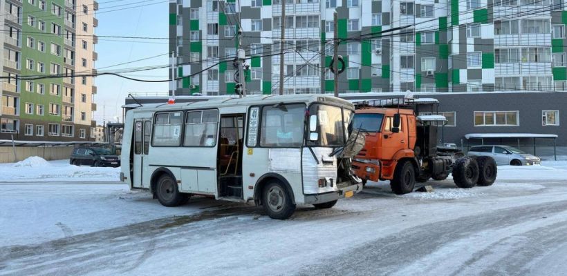В Якутске проводится проверка по ДТП с пострадавшими пассажирами автобуса