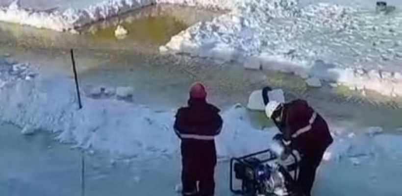 Реку Яна очистили от большей части разлитого дизтоплива