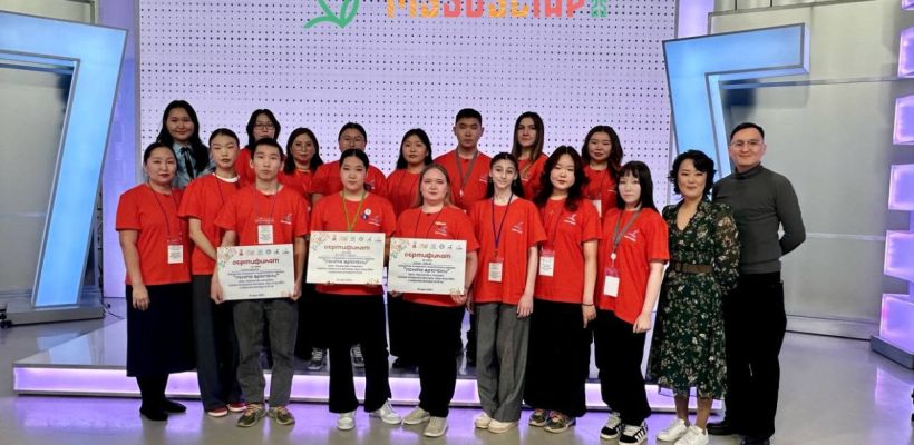 В Якутии на молодежном фестивале «МУУС УСТАР» выявили победителей патриотического конкурса «Лента времени»!