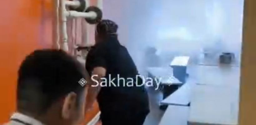 В школе №2 Якутска прорвало отопление