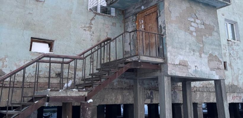 В Якутске грабитель с татуировками был задержан и отпущен с подпиской о невыезде: "Был пьян, хотел кушать"