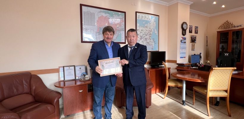 Генеральный директор  АО «АК «ЖДЯ» Василий Шимохин получил  благодарственное письмо за помощь СВО